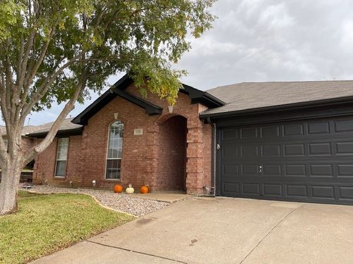 616 Ember Ln, Mansfield, TX, 76063-7665 | Card Image