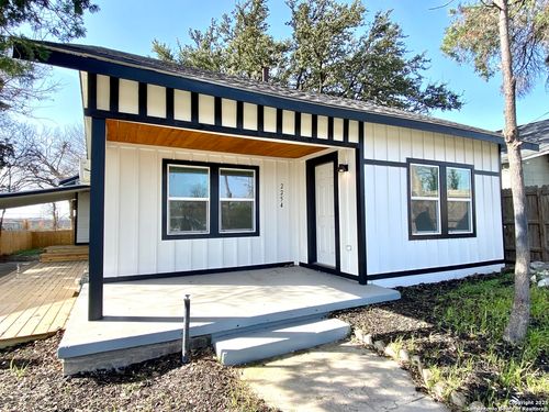 2254 N Interstate 35, San Antonio, TX, 78208-1518 | Card Image