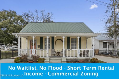1705 Government St, Ocean Springs, MS, 39564-3829 | Card Image