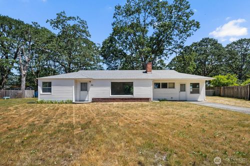 31 Crescent Cir Sw, Lakewood, WA, 98499-2824 | Card Image