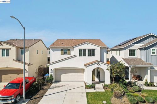 1449 Dorona Ln, Manteca, CA, 95336-3853 | Card Image