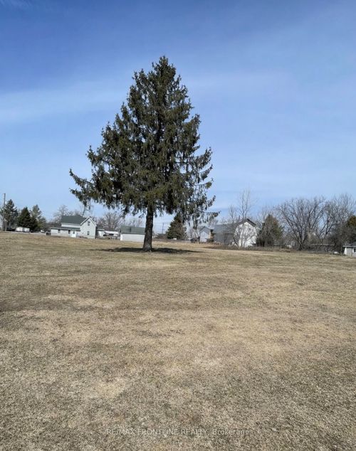 19 Lila St, Smiths Falls, ON, K7A2X2 | Card Image