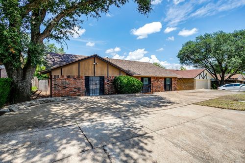 2862 Southpark Ln, Fort Worth, TX, 76133-6462 | Card Image