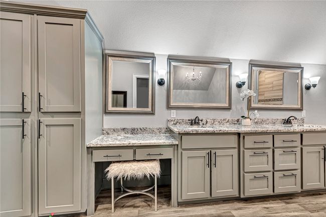 Look at this closet! Extra long with ample room for all your shoes and winter as well as summer clothes. | Image 32