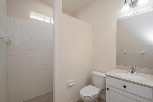 Bathroom 2 | Image 18