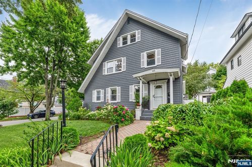 49 Walnut St, Rutherford, NJ, 07070-1165 | Card Image