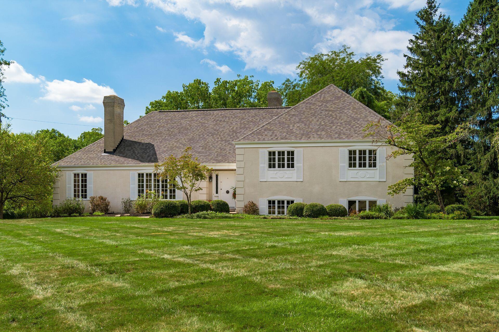 Plesenton Dr, Worthington, OH 43085