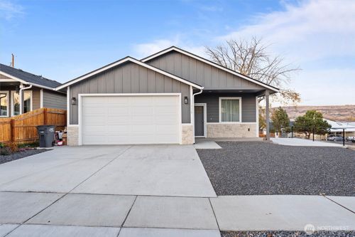 516 Main Ave W, Soap Lake, WA, 98851-9216 | Card Image