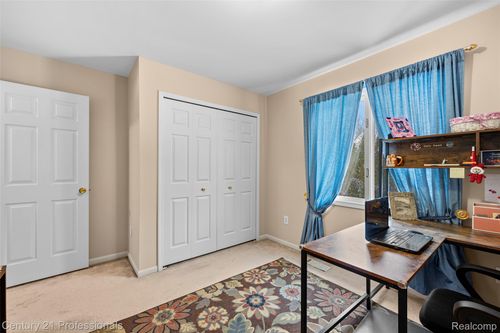 3814 Beechcrest, Rochester Hills, MI, 48309-3592 | Card Image