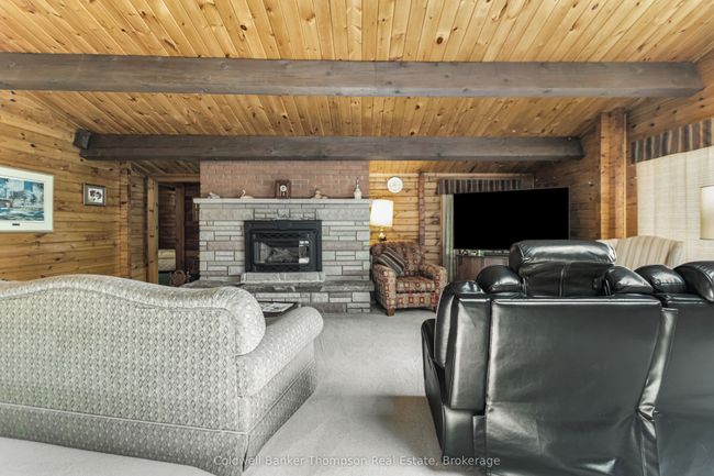 254 Lakeshore Rd, House other with 3 bedrooms, 2 bathrooms and 4 parking in Huntsville ON | Image 16