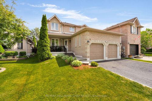 57 Violet St, Barrie, ON, L4N9N3 | Card Image