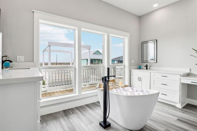 Q - 555 Pompano Dr, House other with 4 bedrooms, 5 bathrooms and 2 parking in Freeport TX | Image 15
