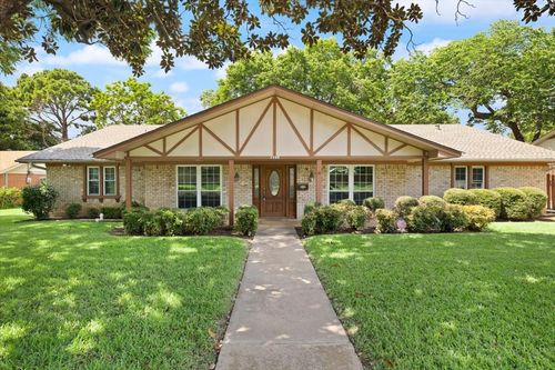 1705 Wellington Court, Arlington, TX, 76013 | Card Image