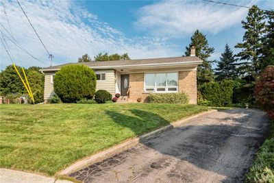 23 Glenmorris Dr, House other with 3 bedrooms, 1 bathrooms and 3 parking in Dundas ON | Image 2