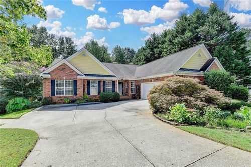 6307 Bluegrass Ln, Flowery Branch, GA, 30542-4913 | Card Image