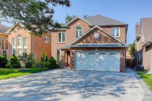 8 Ashdown Cres, Richmond Hill, ON, L4B1Z5 | Card Image