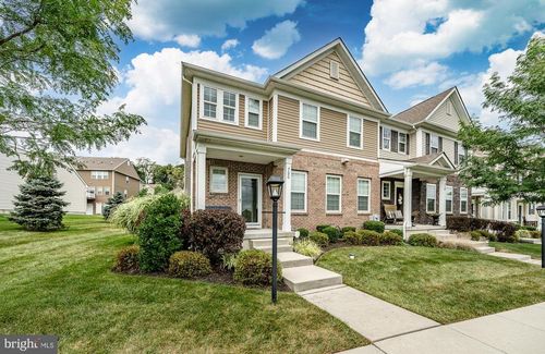 720 Sun Valley Ct, Chester Springs, PA, 19425-2915 | Card Image