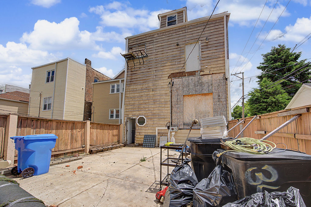 Residential Income in Chicago 5