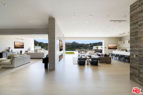 2620 Wallingford Dr, Beverly Hills, CA, 90210-1039 | Card Image