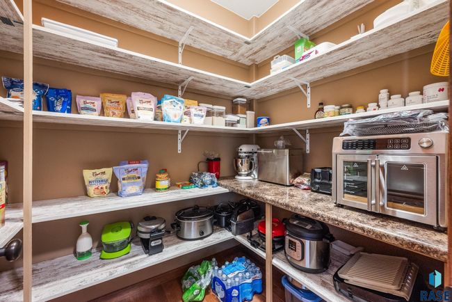 100 Oak Ave, House other with 6 bedrooms, 4 bathrooms and null parking in Crooks SD | Image 17