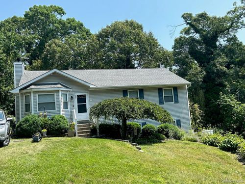 60 Aloma Rd, Rocky Point, NY, 11778-9598 | Card Image
