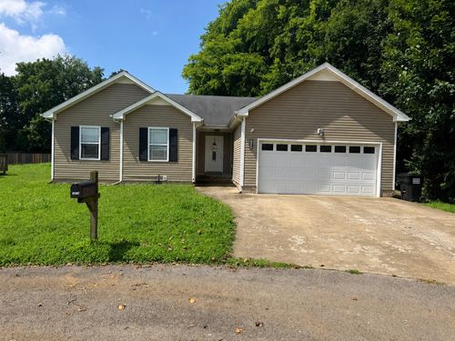3828 Maliki Dr, Clarksville, TN, 37042-8693 | Card Image