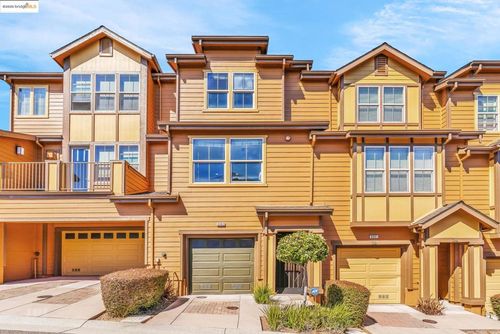 6063 Old Quarry Loop, Oakland, CA, 94605-3375 | Card Image