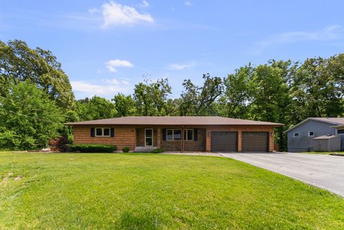 8145 54th Street Ct, Coal Valley, IL, 61240-9673 | Card Image