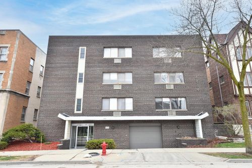 202-4434 N Oakland Avenue, Shorewood, WI, 53211 | Card Image