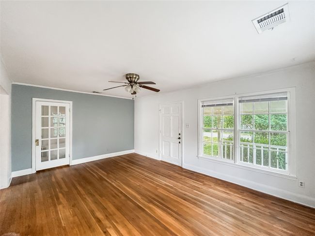 Living Room | Image 8