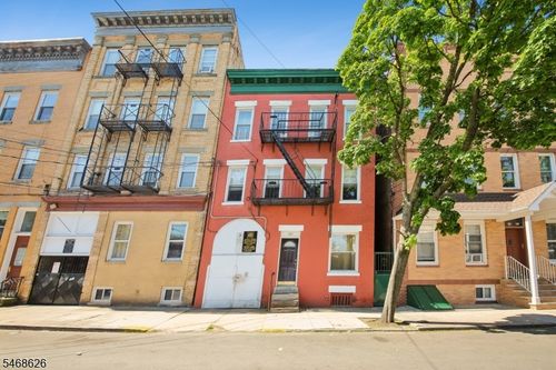 101 Warwick St, Newark, NJ, 07105-5907 | Card Image