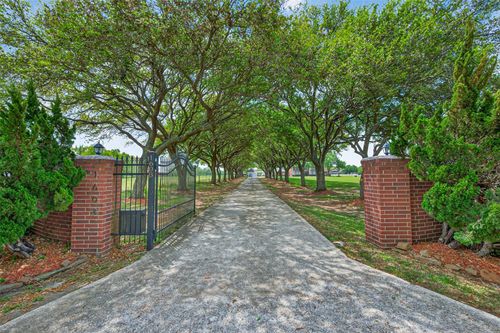 1608 Krenek Rd, Crosby, TX, 77532-6357 | Card Image