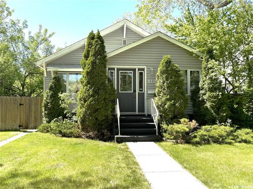 819 5th Ave N, Saskatoon, SK, S7K2R7 | Card Image