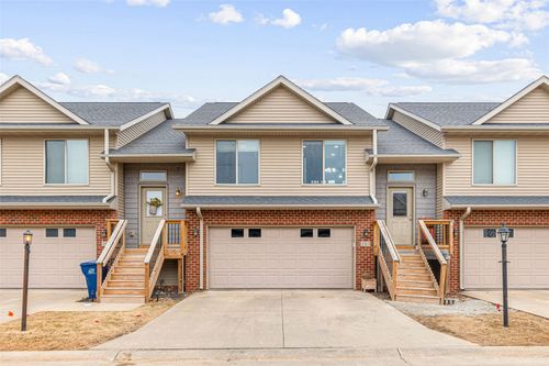 203 Will Dr, Solon, IA, 52333-8001 | Card Image