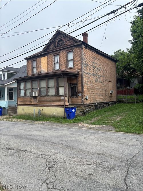 229 W Ninth Street, East Liverpool, OH, 43920 | Card Image