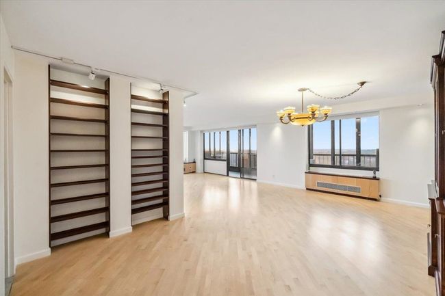 APT-1822 - 300 Winston Dr, Condo with 3 bedrooms, 3 bathrooms and null parking in Cliffside Park NJ | Image 16