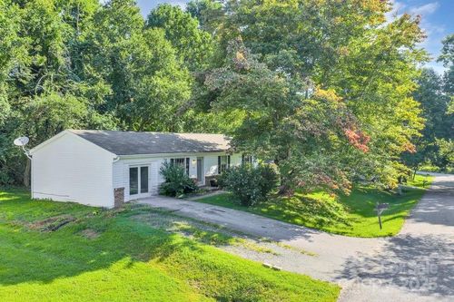 168 Lomax St, Boone, NC, 28607-7112 | Card Image