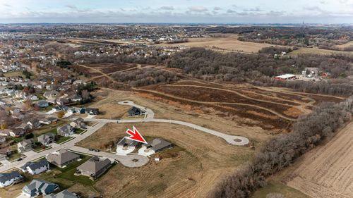 877 Picadilly Ln Nw, Rochester, MN, 55901-3481 | Card Image