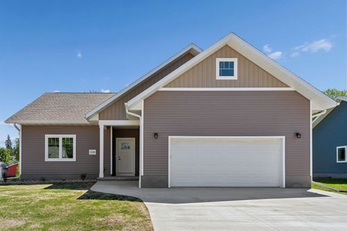 1219 W 7th St, Waterloo, IA, 50702-2815 | Card Image