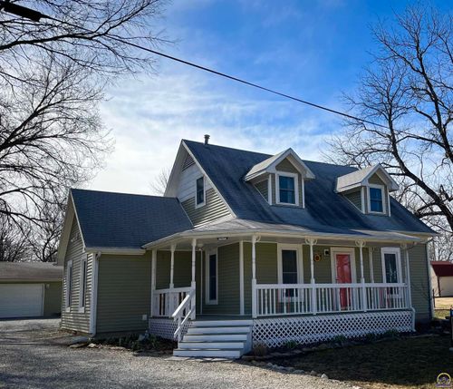 607 Kansas St, Burlington, KS, 66839-2053 | Card Image