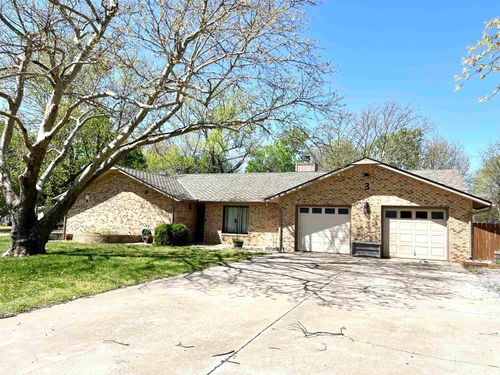 3 Lakewynds Dr, Arkansas City, KS, 67005-4313 | Card Image