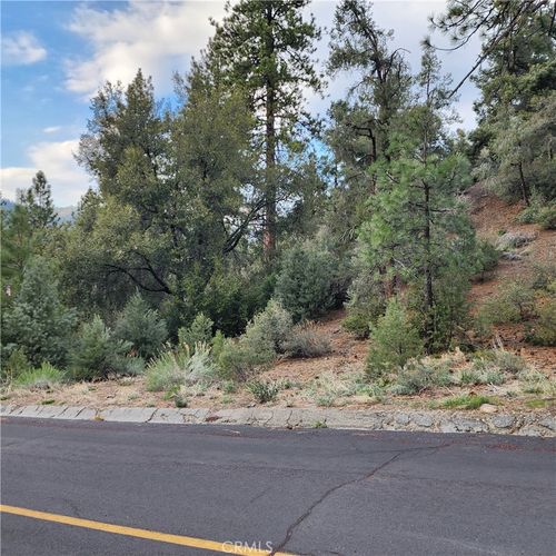 1808 Matterhorn Dr, Pine Mountain Club, CA, 93222 | Card Image