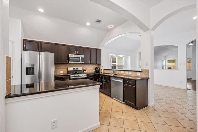 30611 Gardenia Trace Dr, House other with 4 bedrooms, 2 bathrooms and 2 parking in Spring TX | Image 7
