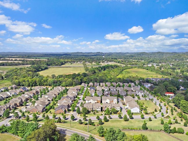 Three FSSD top-rated schools in Franklin are within a few minutes of home! Poplar Elementary and Franklin Intermediate are across the street. Johnson Elementary and Franklin High School are less than a mile away! | Image 25