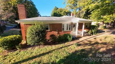 801 Bertonley Avenue, Home with 4 bedrooms, 2 bathrooms and null parking in Charlotte NC | Image 1