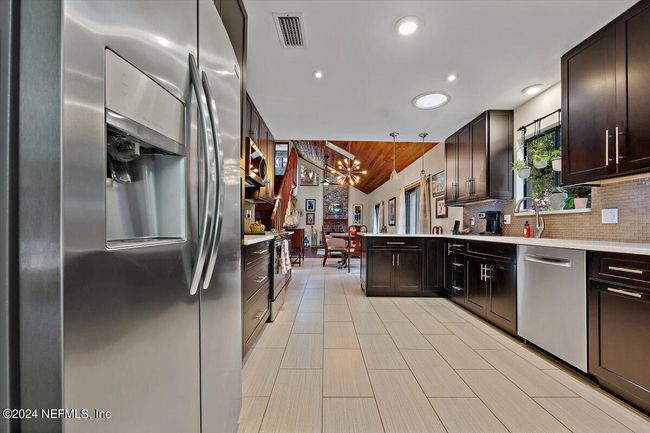 1825 Hickory Ln, House other with 4 bedrooms, 3 bathrooms and null parking in ATLANTIC BEACH FL | Image 10