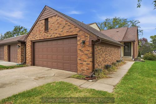 7010 Shamrock Rd, Lincoln, NE, 68506-2956 | Card Image