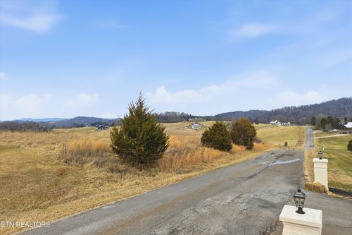 972 Cliff Top Rd, Blaine, TN, 37709-5921 | Card Image