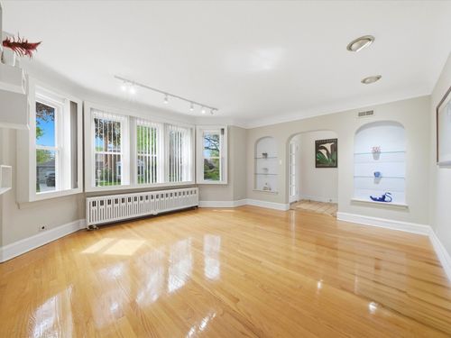 5919 N Bernard St, Chicago, IL, 60659-3403 | Card Image