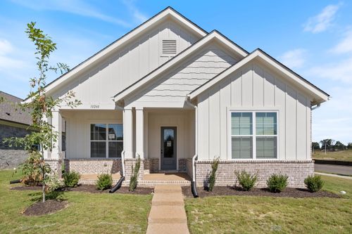 10260 Louanne Dr, Collierville, TN, 38017-5410 | Card Image